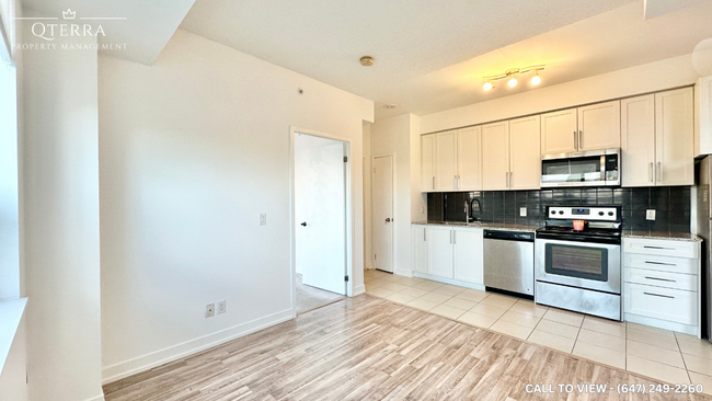Building Photo - 210-840 Queen's Plate Dr