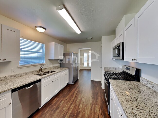 Building Photo - 4002 Ashview Ln