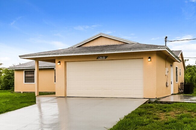 Foto del edificio - 12610 Orange Blvd