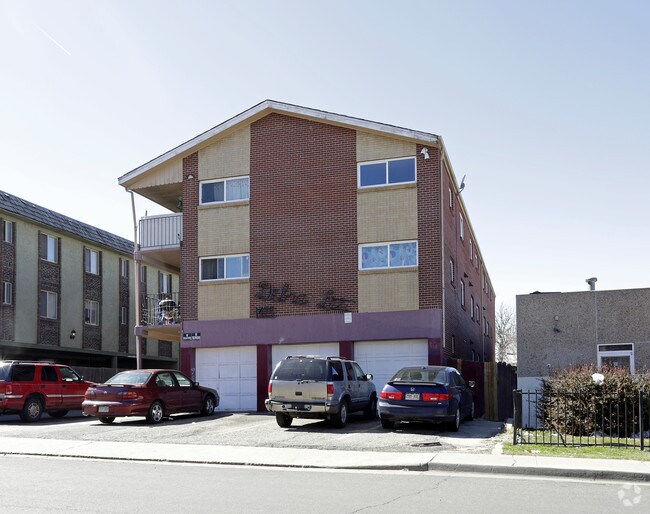 Building Photo - MACON ST (1475)