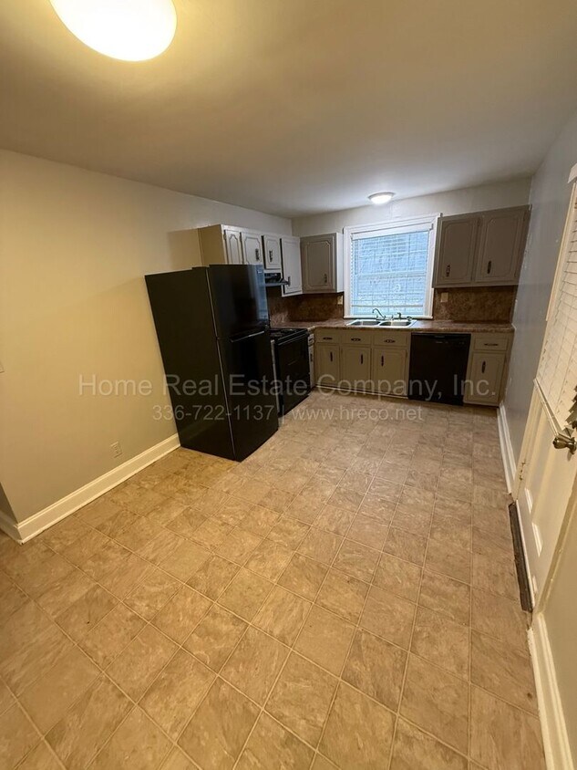 Foto del edificio - 624 W End Blvd