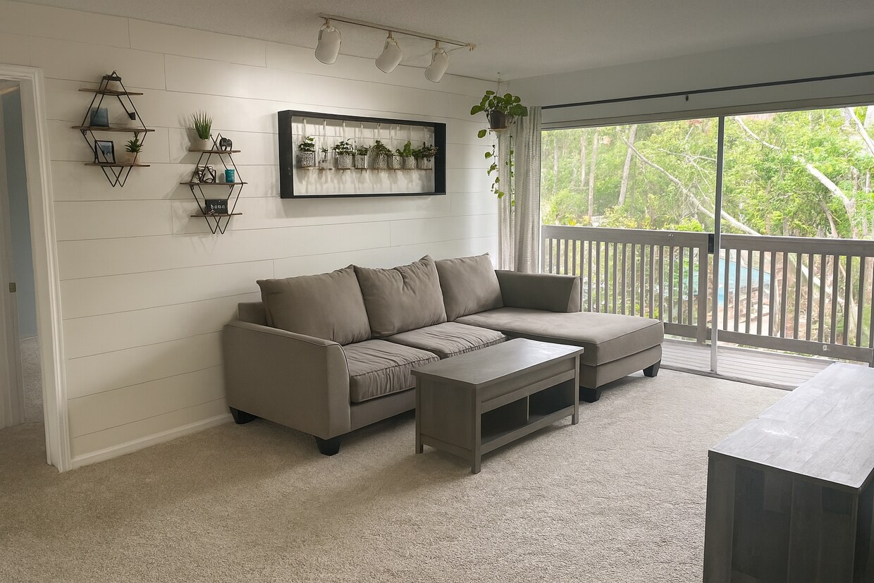 Foto principal - 6416 Friars Rd