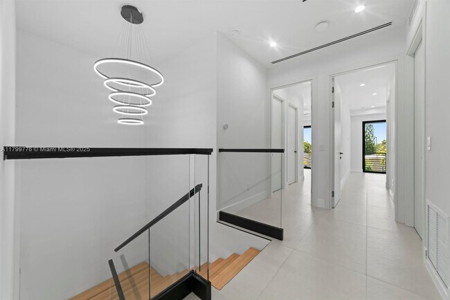 Foto del edificio - 1320 NE 16th Ave