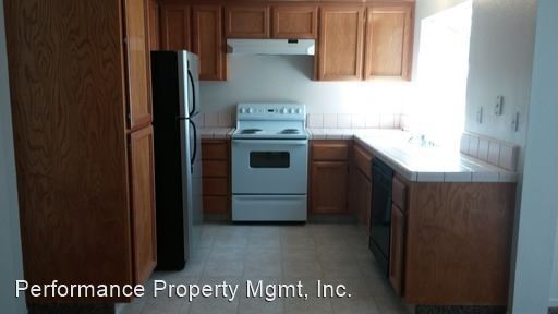 Building Photo - 3 br, 2 bath House - 216 W. El Paso Ave.