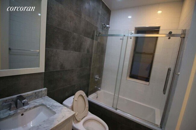Foto del edificio - 67 W 130th St