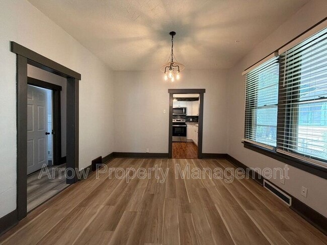 Building Photo - 845 S 29th St