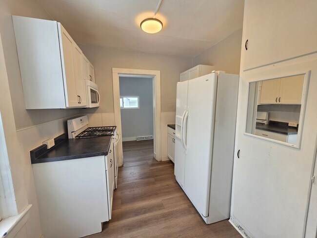 Foto del edificio - 4 Bed 1.5 Bath Single Family Home in Nekoosa