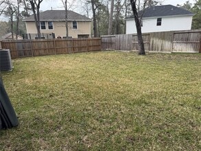 Building Photo - 10 Druids Glen Pl