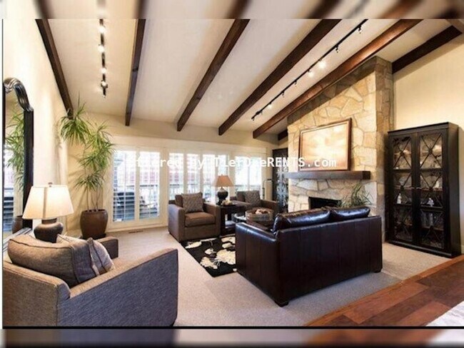 Foto del edificio - This property offers a NO DEPOSIT option available for qualified renters!
