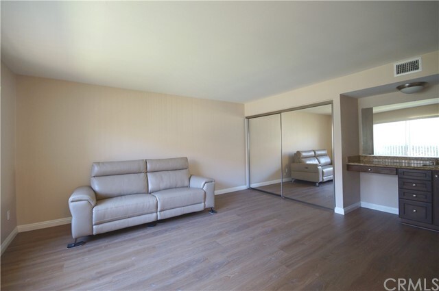Building Photo - 3604 S Sea Breeze