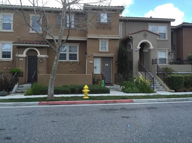 Building Photo - 811 Batista Dr