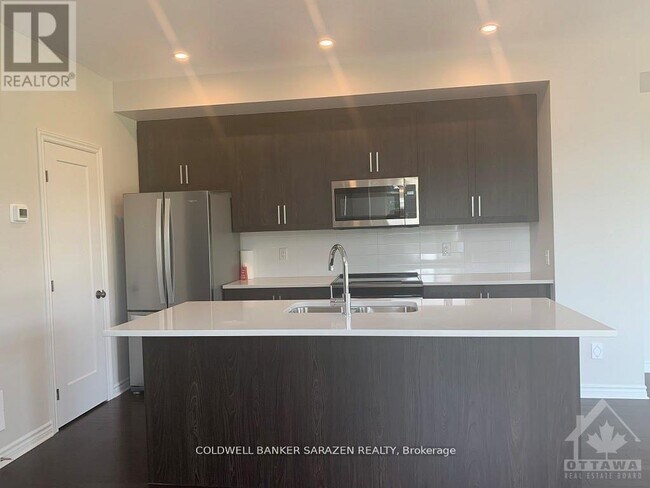 Photo du bâtiment - 808 CAP DIAMANT WAY