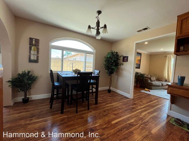 Foto del edificio - 3 br, 2 bath House - 6271 Marsha Ave.