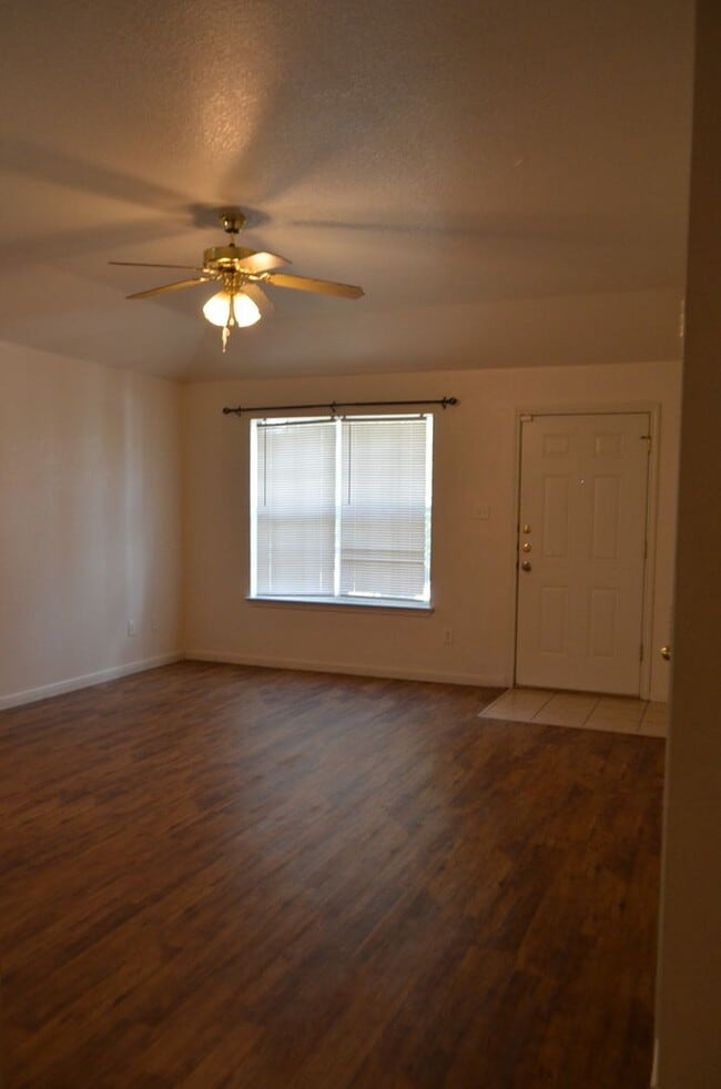 Building Photo - 603 Bermuda St