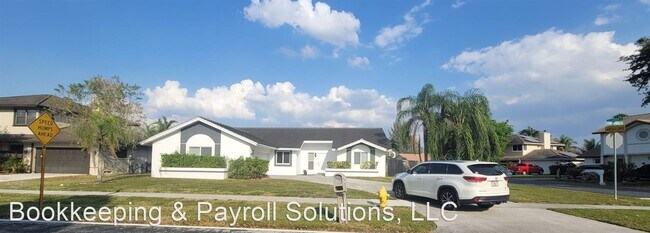 Foto del edificio - 3 br, 2 bath House - 5750 W. WATERFORD DRIVE