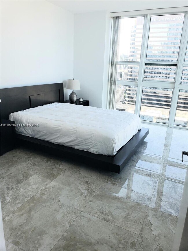 Foto del edificio - 950 Brickell Bay Dr