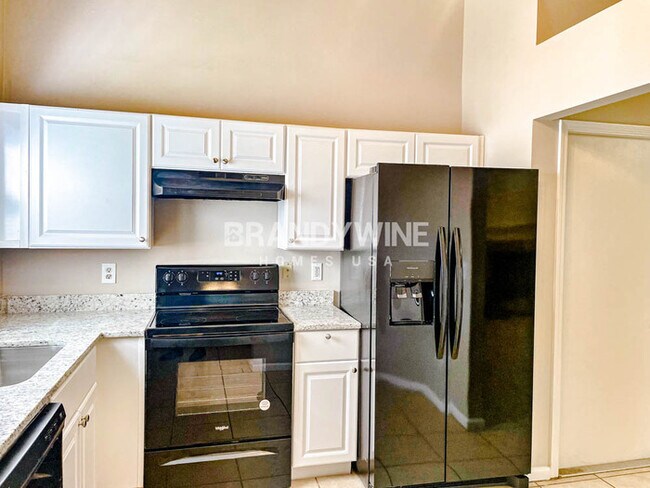 Building Photo - 1 MONTH FREE RENT