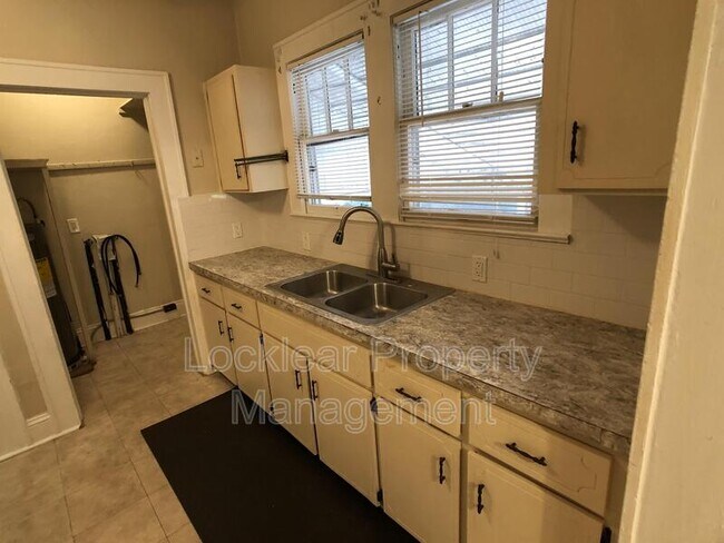 Foto del edificio - 522 W 19th St