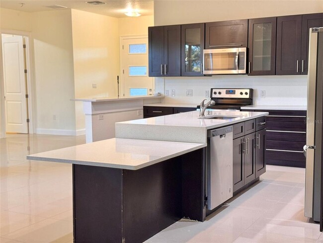 Foto del edificio - 8227 Vineland Oaks Blvd