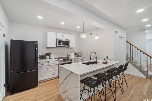 Photo - 5590 S Edgewood Cir (Salt Lake City, UT) Apartment