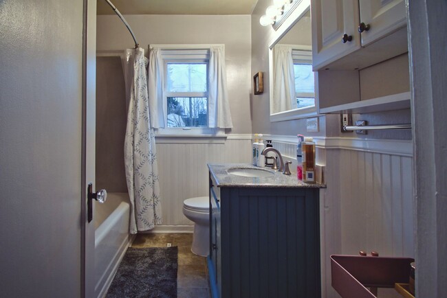 Foto del edificio - Check out this gorgeous 2 bed/1 bath home ...