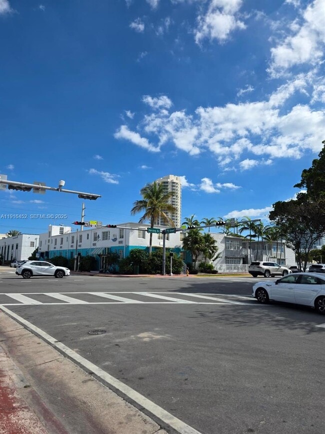 Building Photo - 7440 Harding Ave