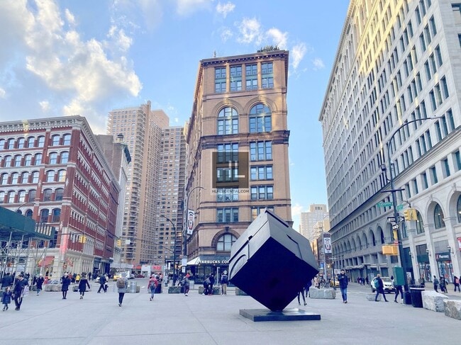 Building Photo - E 6TH ST.