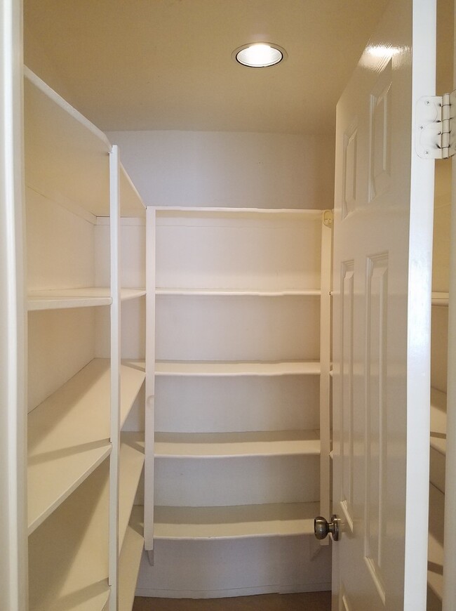 Building Photo - Bright and Airy 2-Bedroom, 2-Bathroom Condo