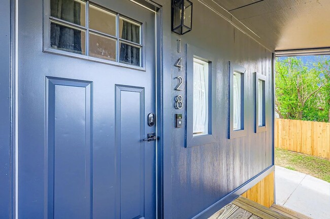 Building Photo - 1428 Webberville Rd