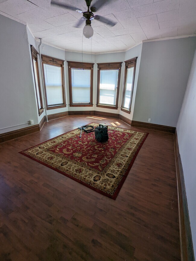 Living Room - 502 N 16th St