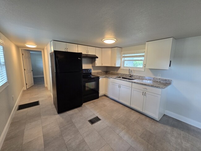 Photo - 4425 Bryan Ave House