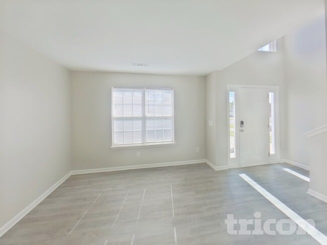 Building Photo - 1482 Kindred Cir NW