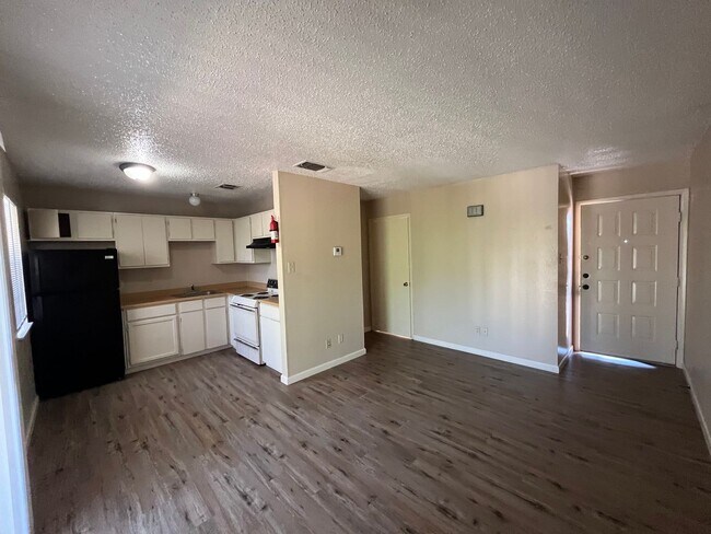 Building Photo - 300 Moursund Blvd