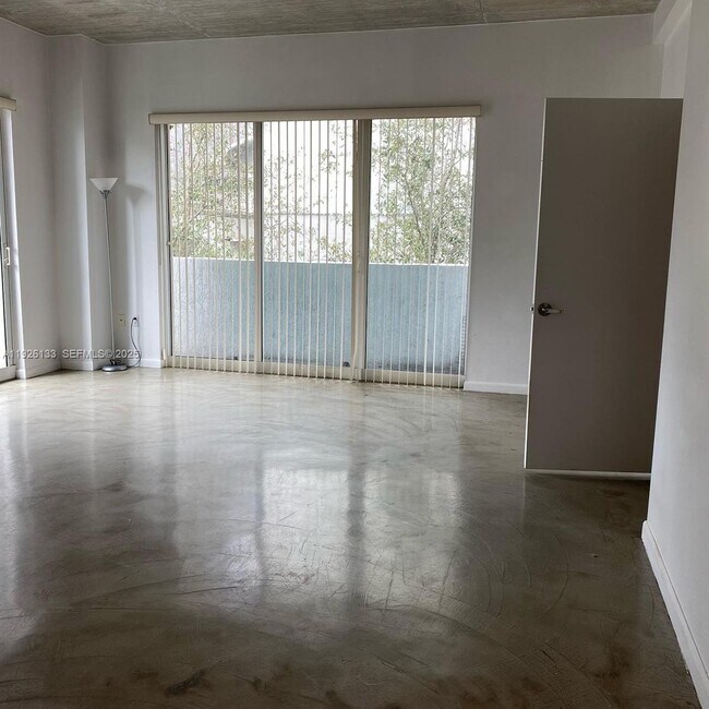 Foto del edificio - 234 NE 3rd St