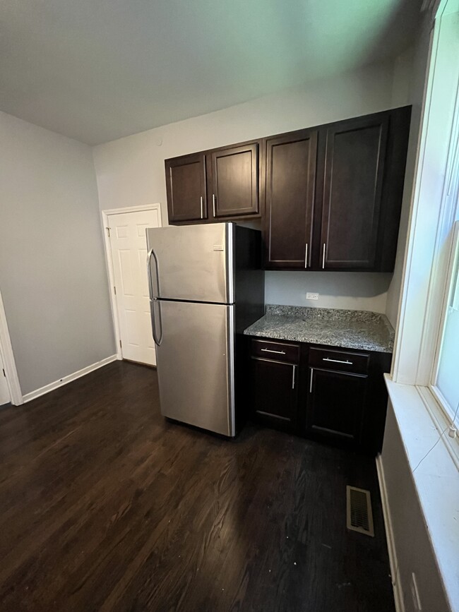 Kitchen - 2249 W Iowa St