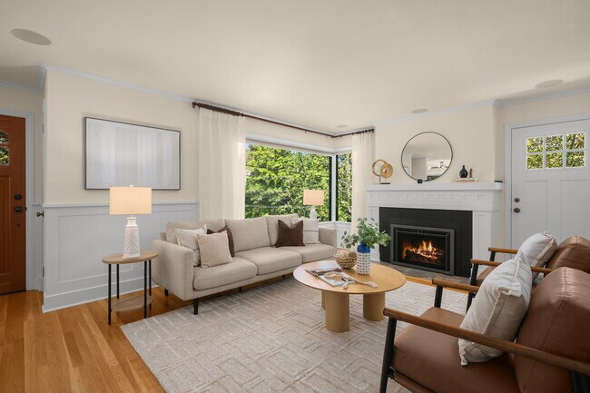 Foto del edificio - 2456 3rd Ave W