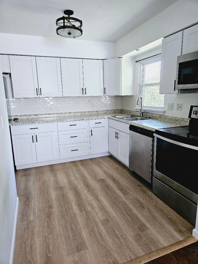 Foto del edificio - 117 Lowell Ct
