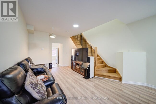 Building Photo - 119 Bur Oak Ave