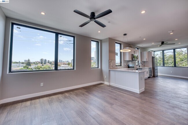 Foto del edificio - 4202 Telegraph Ave