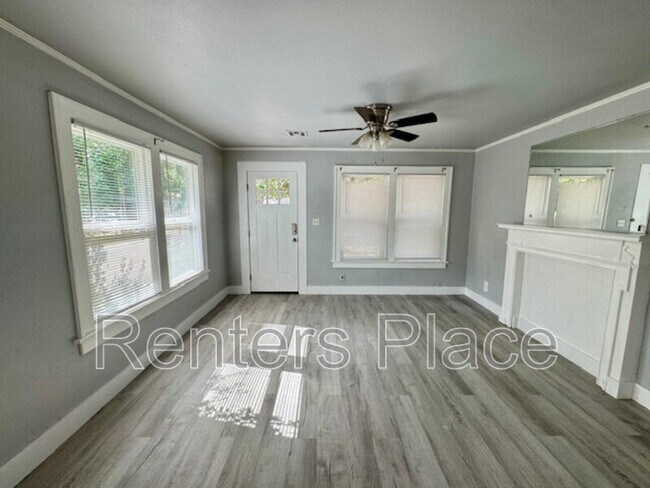 Foto del edificio - 203 S Jamestown Ave