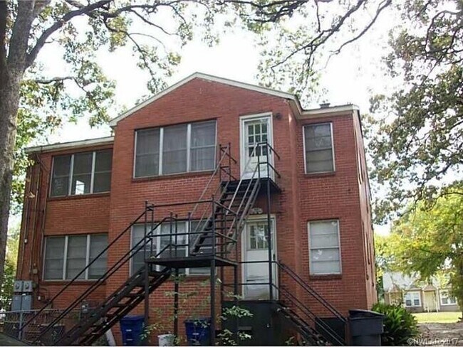 Foto del edificio - 144 Boulevard St