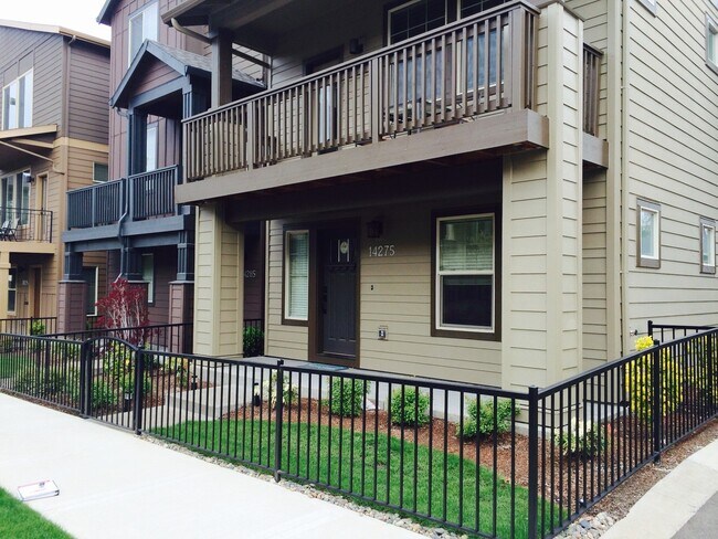 Foto del edificio - Amazing 3 Bedroom 2.5 Bath Home within Beaverton and next to Nike!