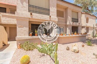 Building Photo - 9708 E Vía Linda