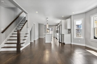 Building Photo - 83 Centre St