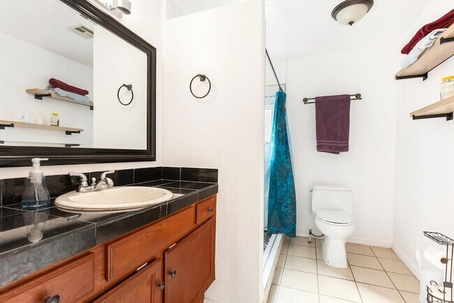 Foto del edificio - 7245 S Cole Ln