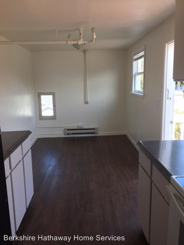 Primary Photo - 3002 B St SE