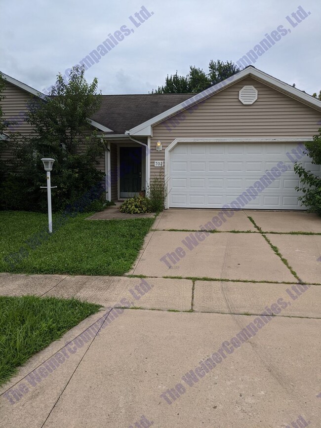 Building Photo - Now leasing for August!