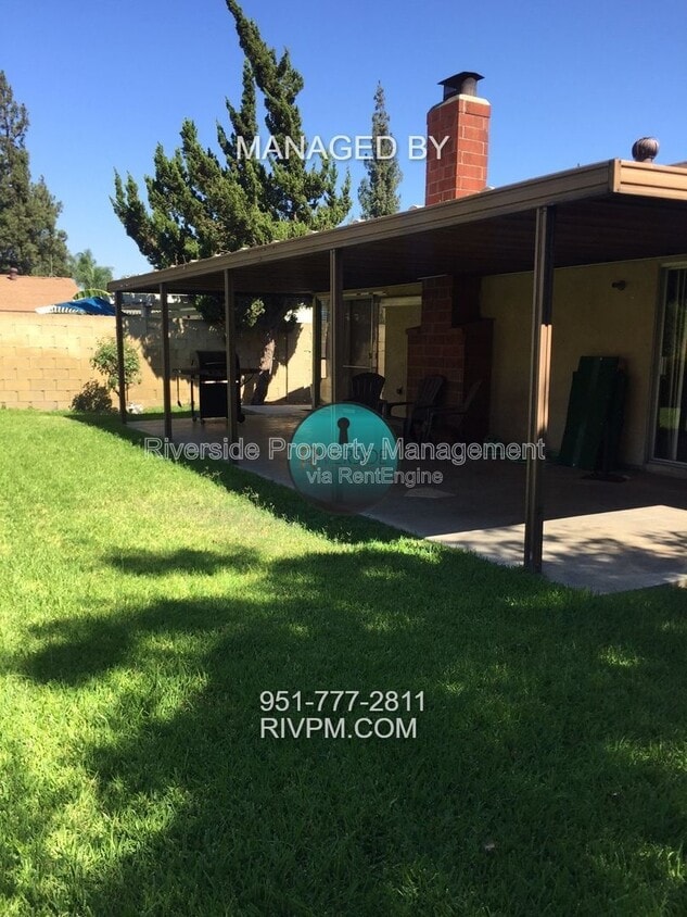 Building Photo - 1046 W Eucalyptus Ct