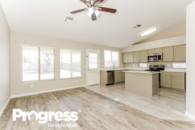 Building Photo - 6615 W Caribbean Ln