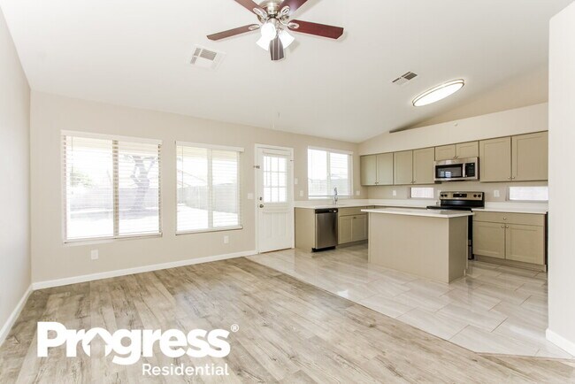 Foto del edificio - 6615 W Caribbean Ln